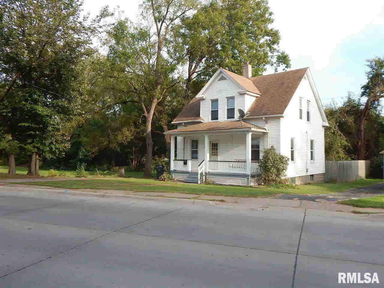 3007 Indian Road Davenport, IA 52802 - Photo 2 of 9 Gallery Image 2