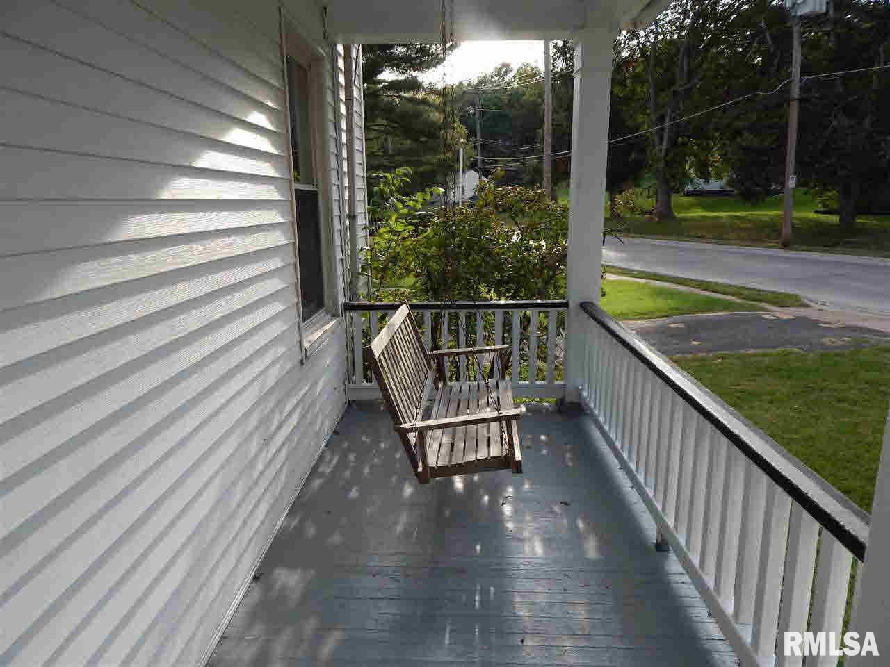 3007 Indian Road Davenport, IA 52802 - Photo 3 of 9 Gallery Image 3