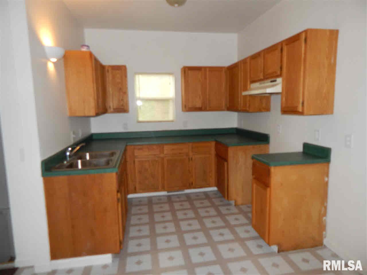 3007 Indian Road Davenport, IA 52802 - Photo 4 of 9 Gallery Image 4