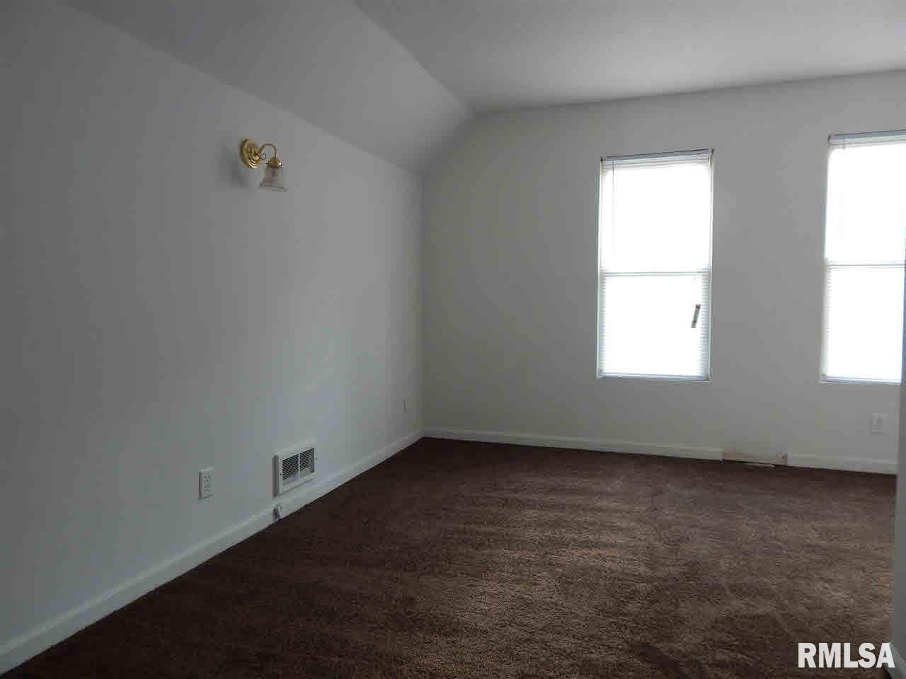 3007 Indian Road Davenport, IA 52802 - Photo 8 of 9 Gallery Image 8