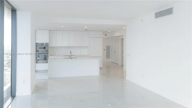 $17,000 | 700 Northeast 24th Street, Unit 2807, Miami, FL 33137