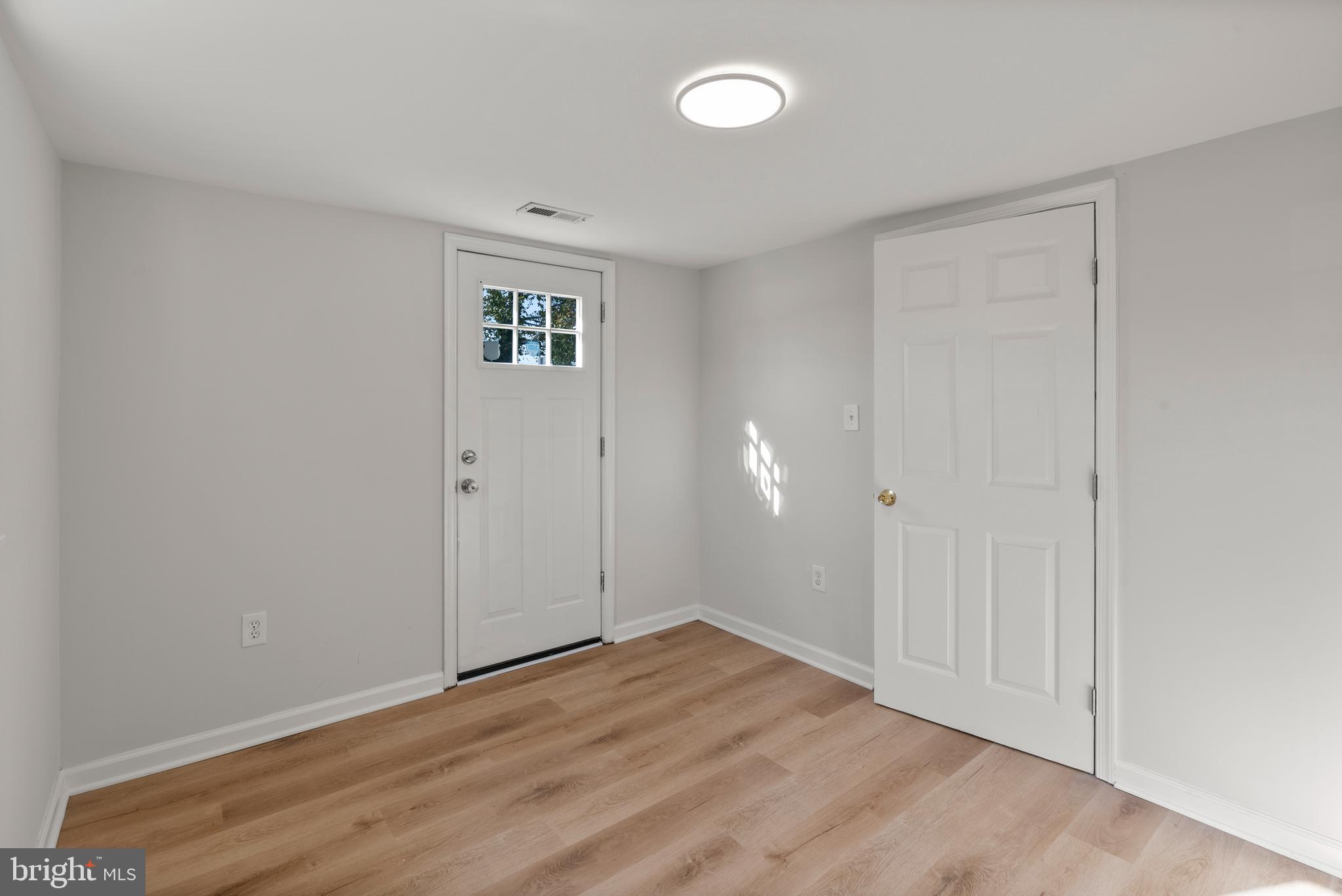 3301 Sollers Point Road Baltimore, MD 21222 - Photo 15 of 23