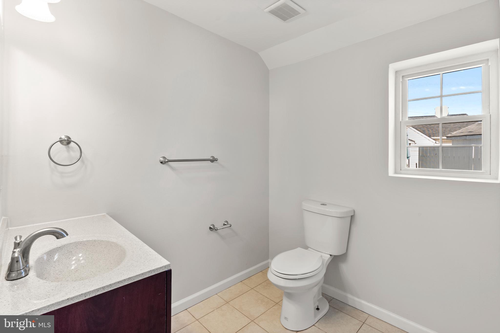 3301 Sollers Point Road Baltimore, MD 21222 - Photo 17 of 23