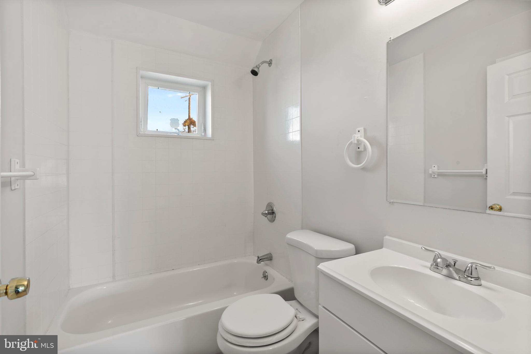 3301 Sollers Point Road Baltimore, MD 21222 - Photo 10 of 23