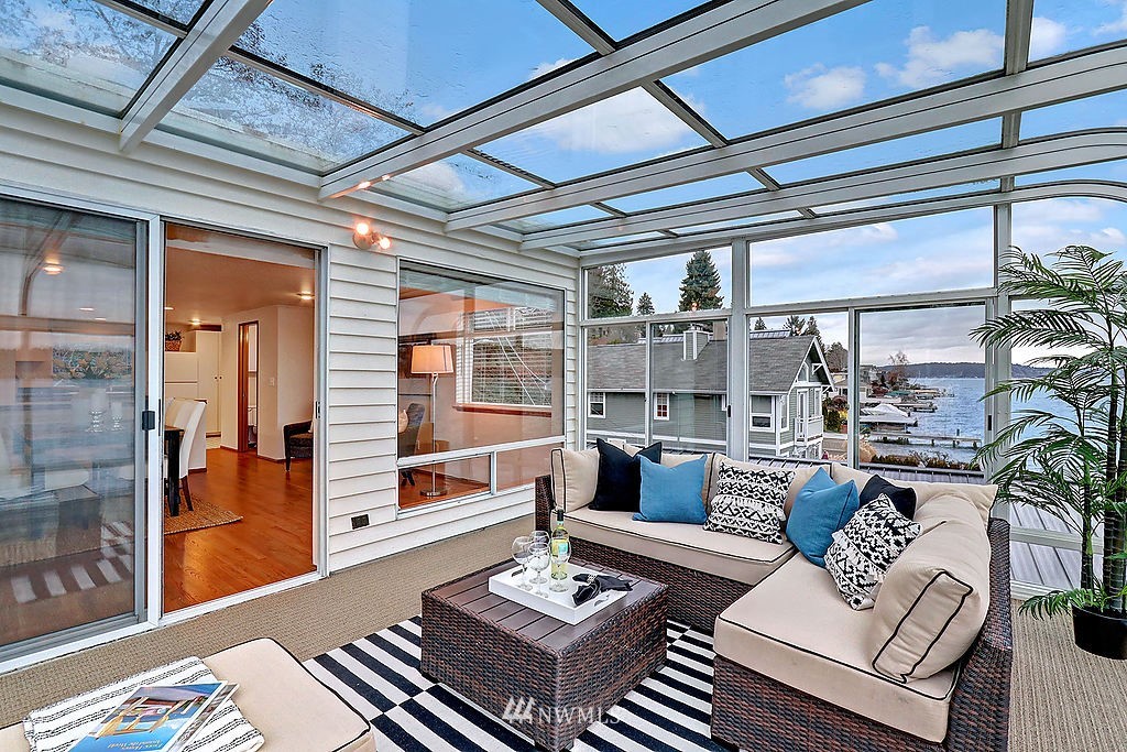 10358 Riviera Place Northeast Seattle, WA 98125 - Photo 11 of 25 Gallery Image 11