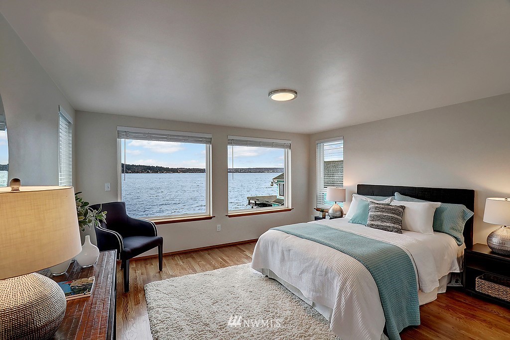 10358 Riviera Place Northeast Seattle, WA 98125 - Photo 12 of 25 Gallery Image 12