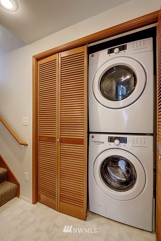 10358 Riviera Place Northeast Seattle, WA 98125 - Photo 14 of 25 Gallery Image 14