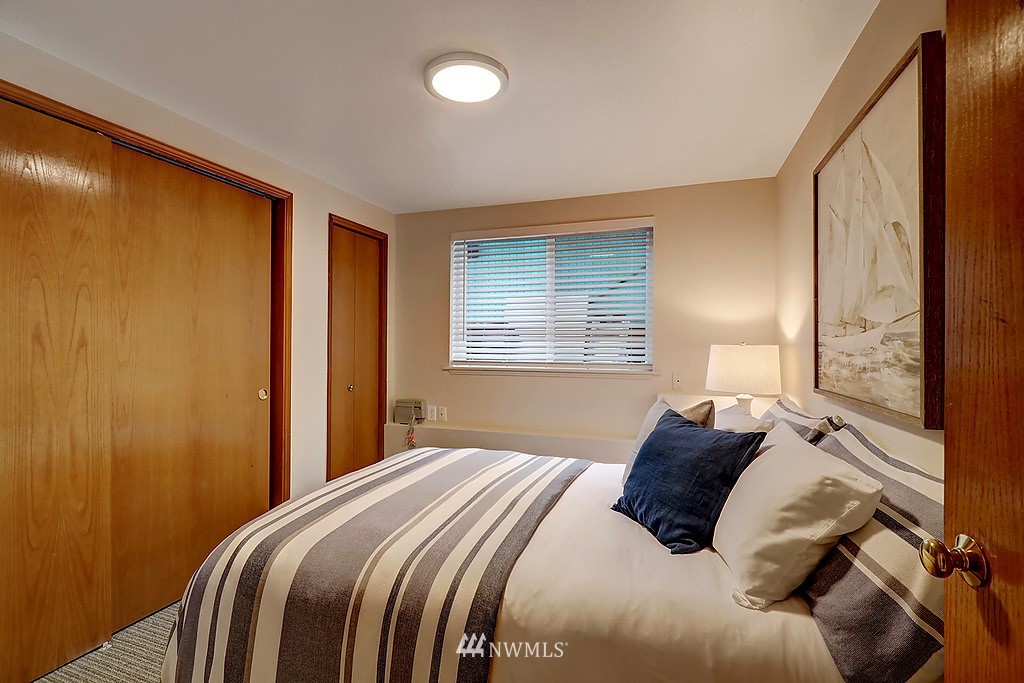 10358 Riviera Place Northeast Seattle, WA 98125 - Photo 15 of 25 Gallery Image 15