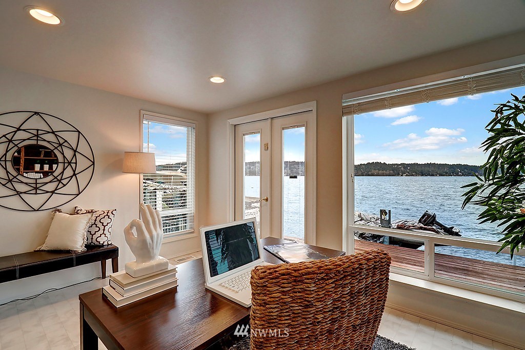 10358 Riviera Place Northeast Seattle, WA 98125 - Photo 17 of 25 Gallery Image 17