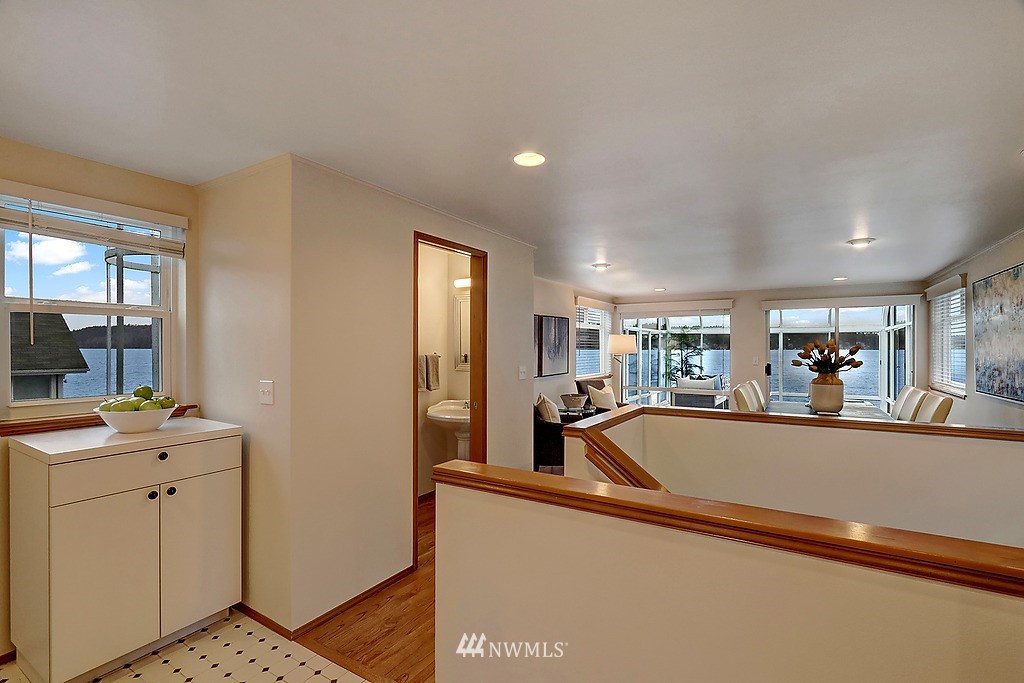 10358 Riviera Place Northeast Seattle, WA 98125 - Photo 5 of 25 Gallery Image 5