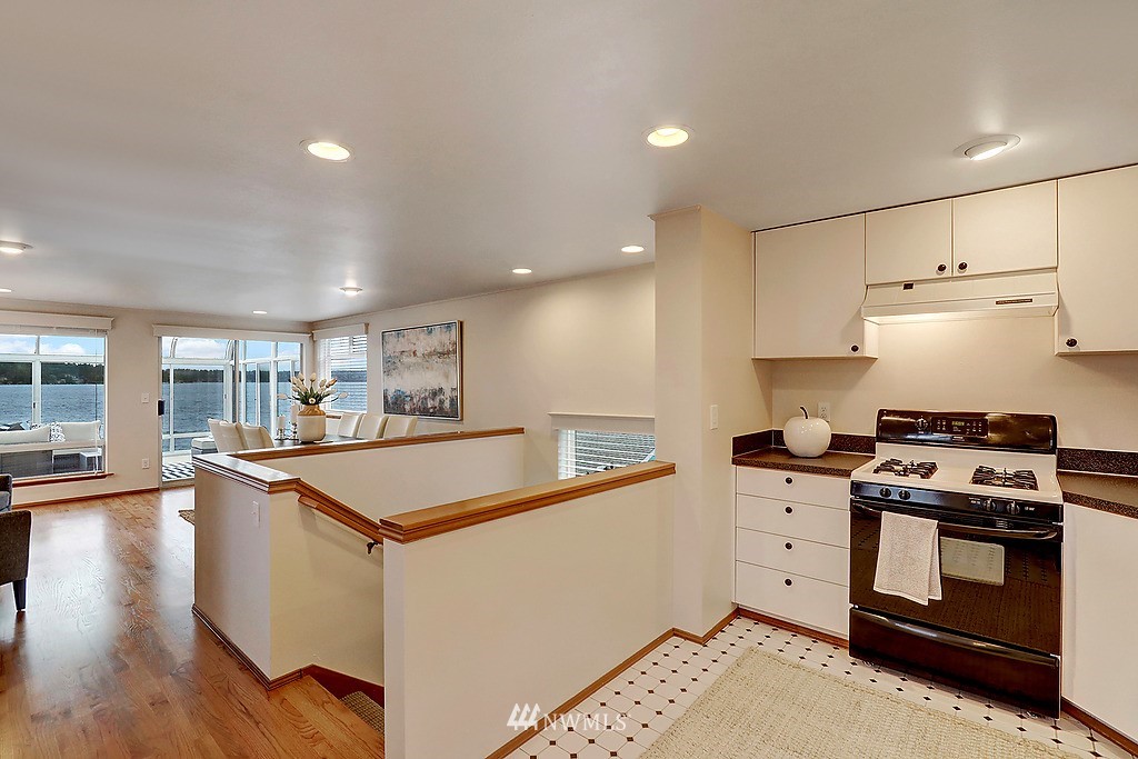 10358 Riviera Place Northeast Seattle, WA 98125 - Photo 6 of 25 Gallery Image 6
