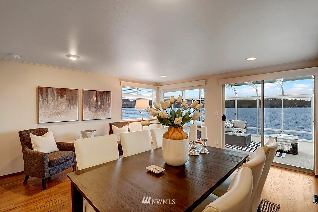 10358 Riviera Place Northeast Seattle, WA 98125 - Photo 9 of 25 Gallery Image 9