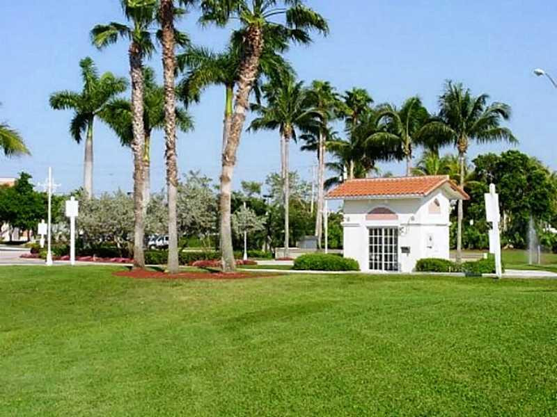 6710 Fern Street Pompano Beach, FL 33063 - Photo 12 of 14 Exterior Front