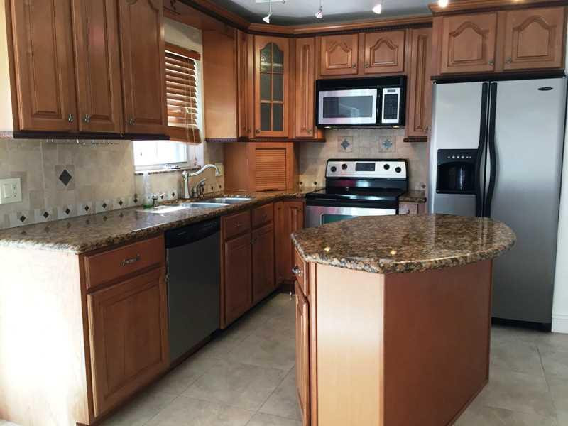 6710 Fern Street Pompano Beach, FL 33063 - Photo 4 of 14 Kitchen
