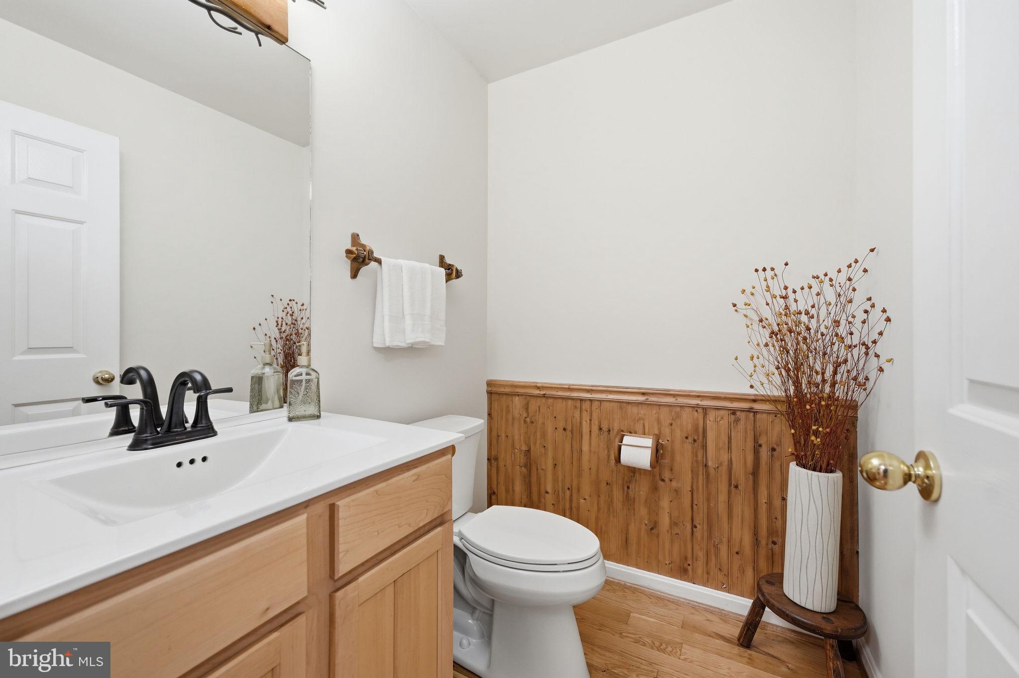 8109 Counselor Road Manassas, VA 20112 - Photo 25 of 100 Main level powder room