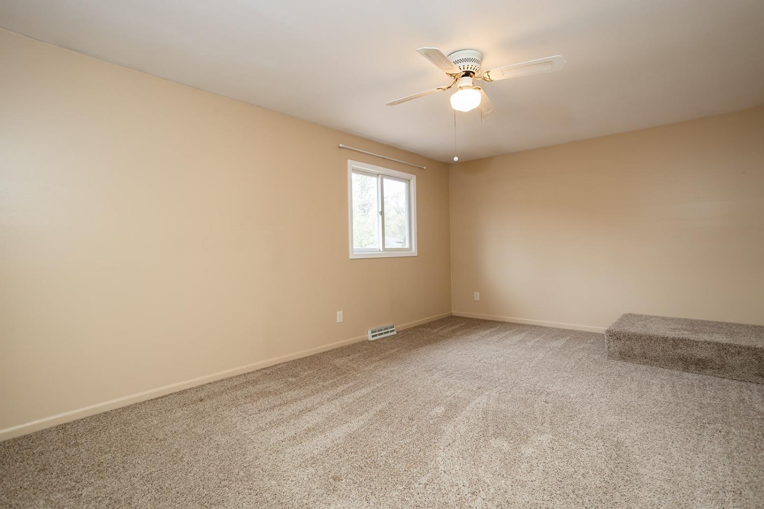 306 West Division Road Valparaiso, IN 46385 - Photo 16 of 68 1500x1000