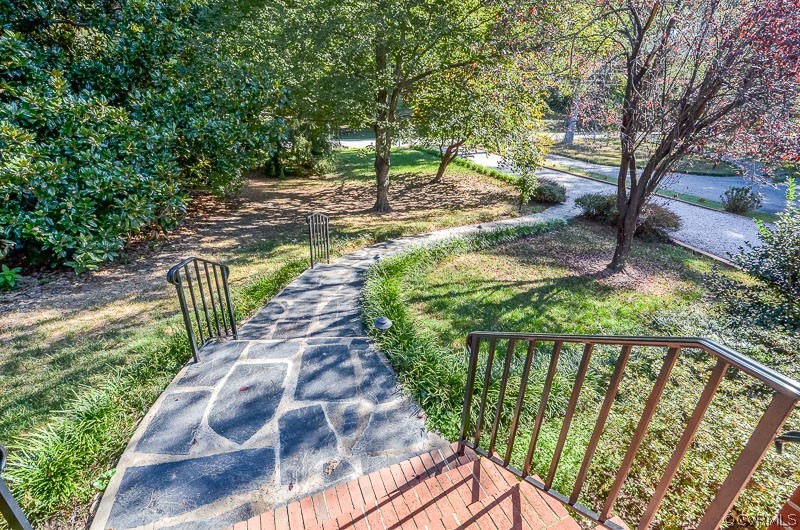 8113 Michael Road Henrico, VA 23229 - Photo 4 of 37 Gallery Image 4
