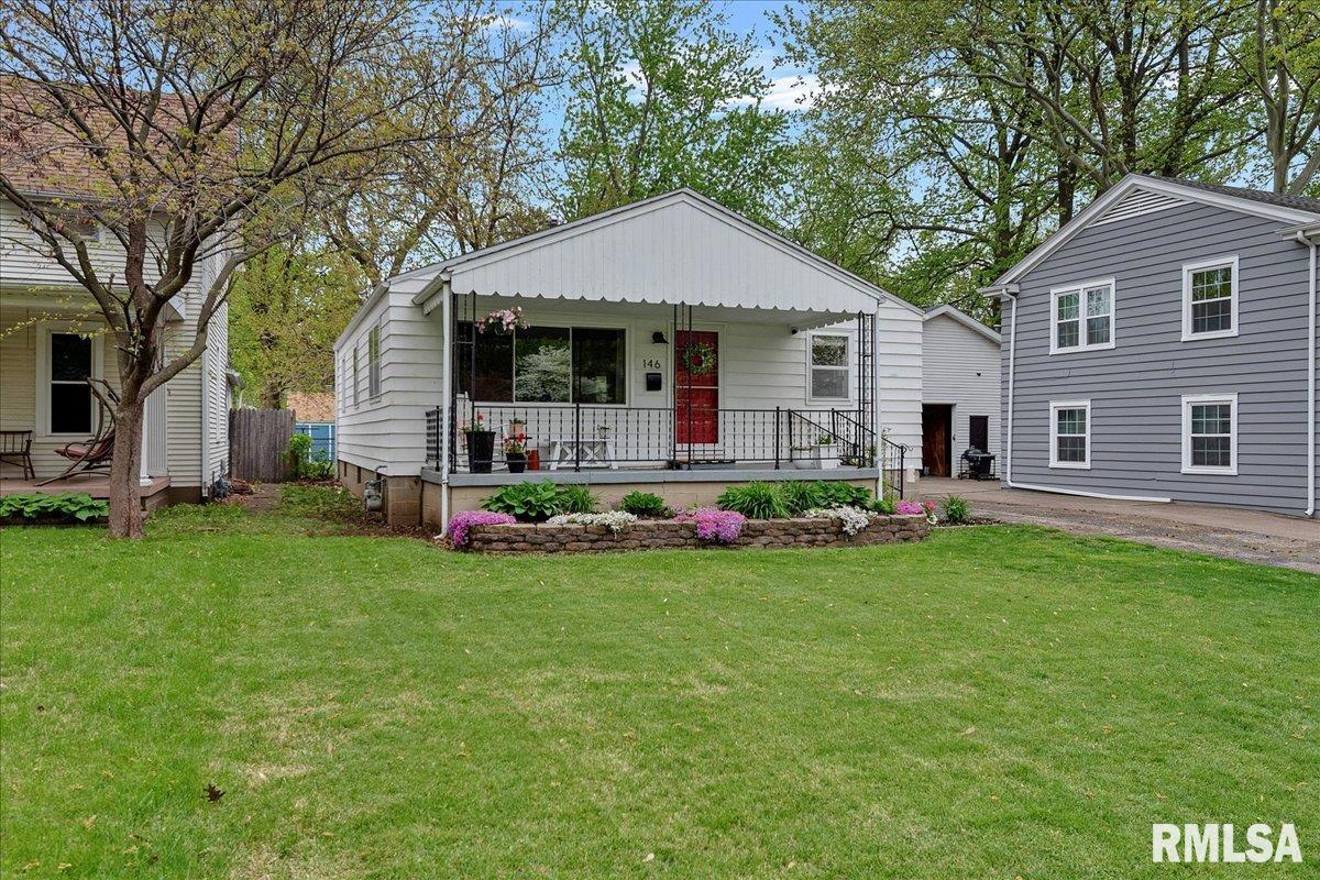 146 North Douglas Avenue Springfield, IL 62702 - Photo 1 of 21 Gallery Image 1