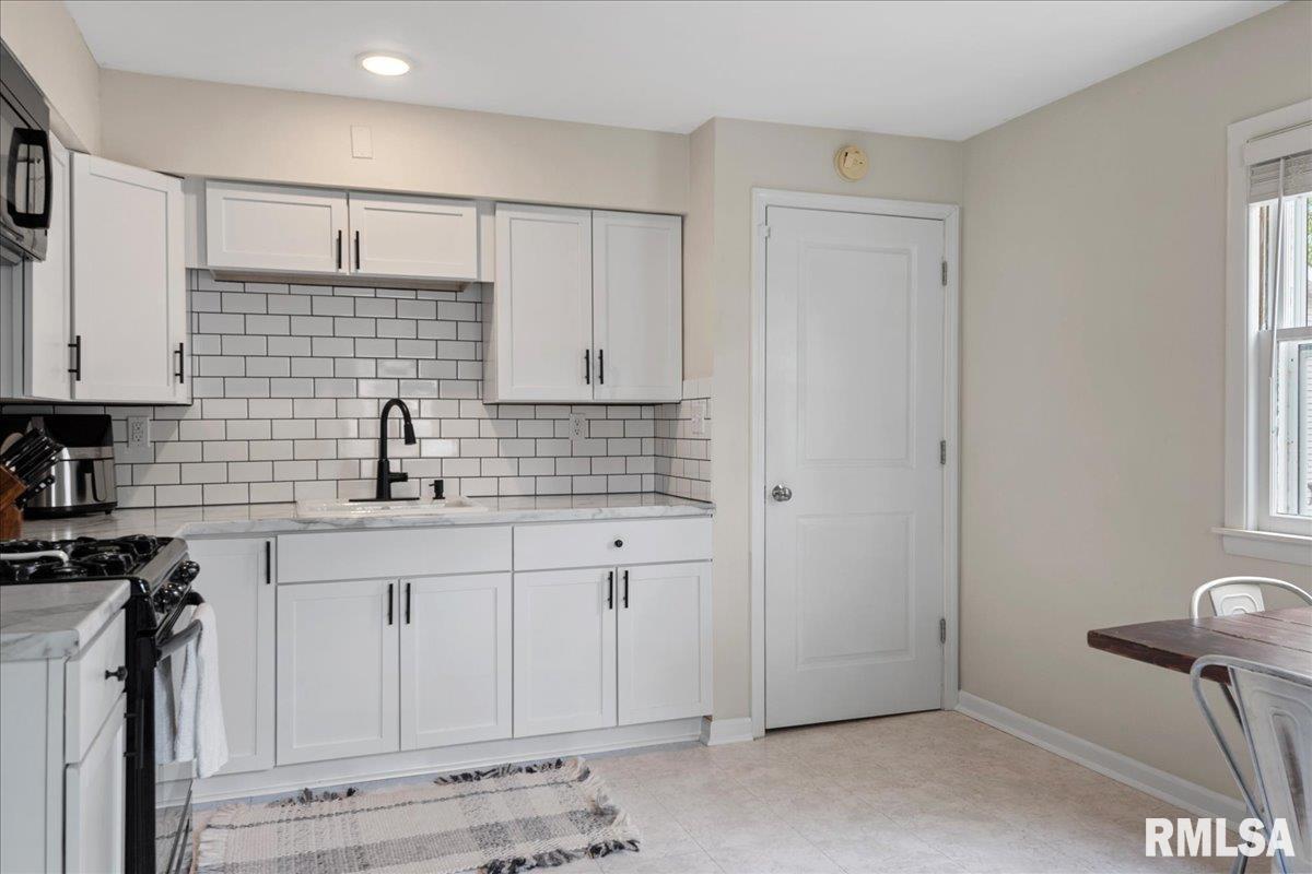 146 North Douglas Avenue Springfield, IL 62702 - Photo 9 of 21 Gallery Image 9