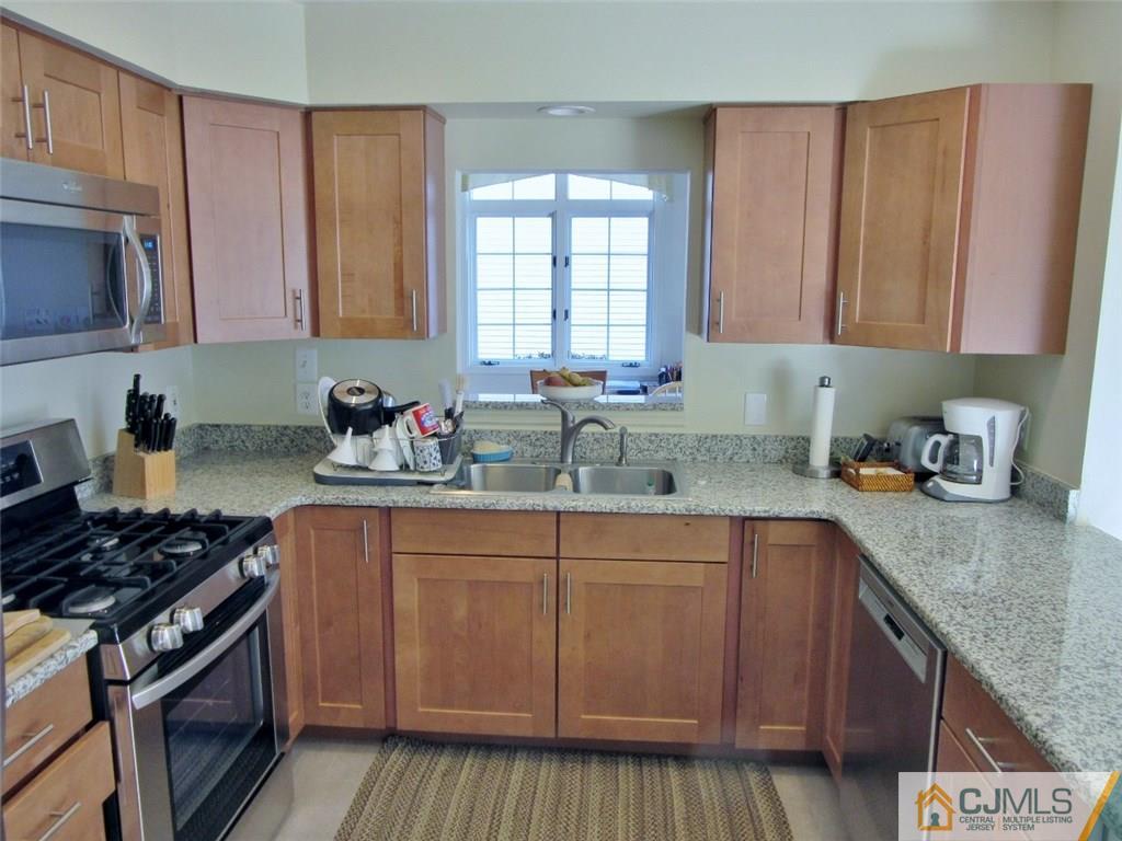 38 Winthrop Road Monroe Township, NJ 08831 - Photo 3 of 8 Gallery Image 3
