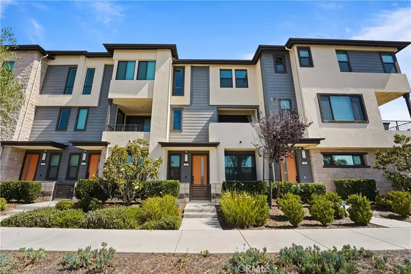 $939,900 | 2941 West Lincoln Avenue, Unit 3, Anaheim, CA 92801