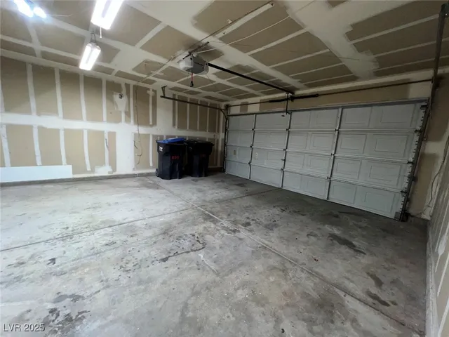 $1,895 | 635 Delorean Drive, North Las Vegas, NV 89081