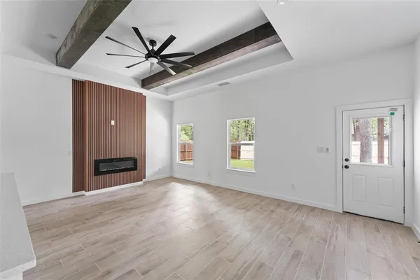 $314,900 | 216 East Beachwood Loop, Trinidad, TX 75163