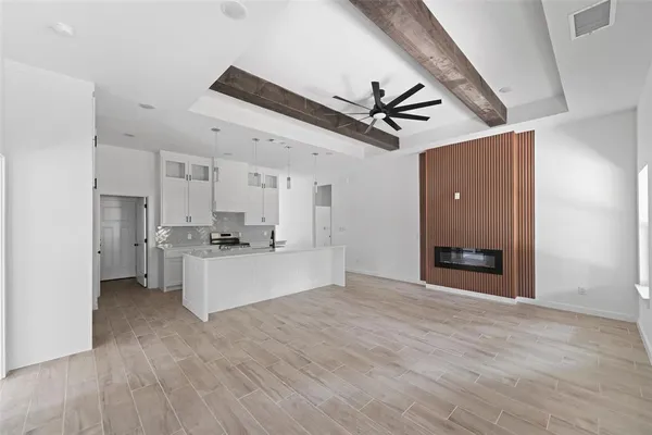 $314,900 | 216 East Beachwood Loop, Trinidad, TX 75163