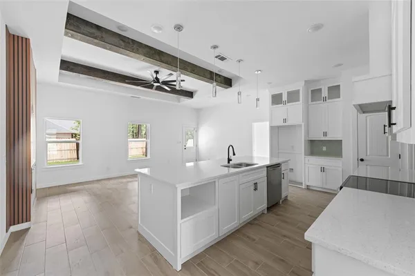 $314,900 | 216 East Beachwood Loop, Trinidad, TX 75163