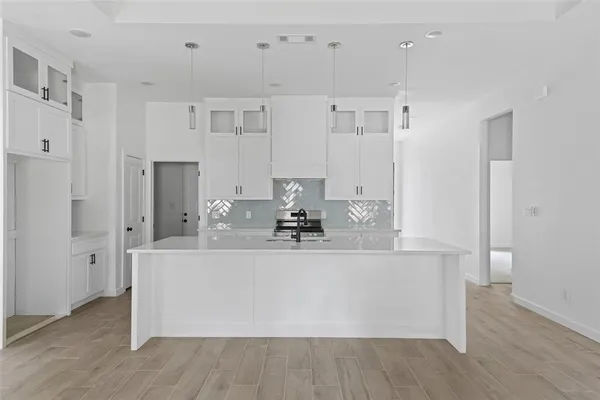 $314,900 | 216 East Beachwood Loop, Trinidad, TX 75163