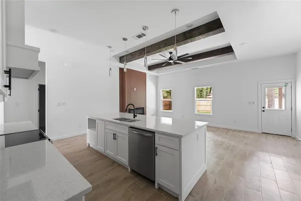 $314,900 | 216 East Beachwood Loop, Trinidad, TX 75163