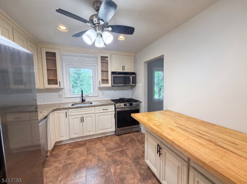 78 Parkside Road Plainfield, NJ 07060 - Photo 9 of 18