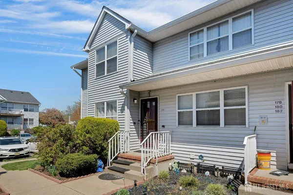 $399,900 | 177 Bexley Lane, Piscataway, NJ 08854