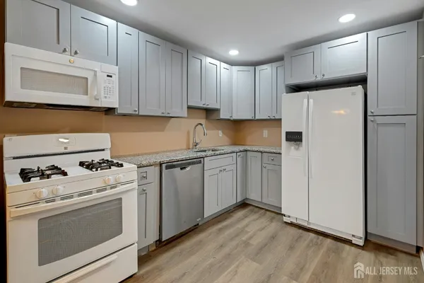 $399,900 | 177 Bexley Lane, Piscataway, NJ 08854