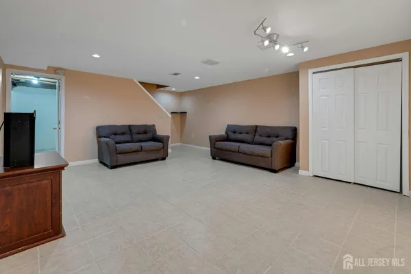$399,900 | 177 Bexley Lane, Piscataway, NJ 08854
