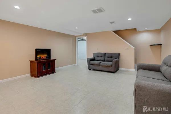 $399,900 | 177 Bexley Lane, Piscataway, NJ 08854