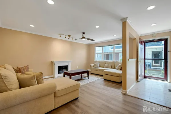 $399,900 | 177 Bexley Lane, Piscataway, NJ 08854