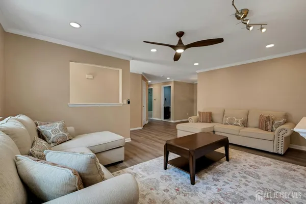 $399,900 | 177 Bexley Lane, Piscataway, NJ 08854