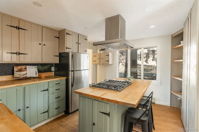 $949,000 | 25728 Stanley Park Road, Evergreen, CO 80439