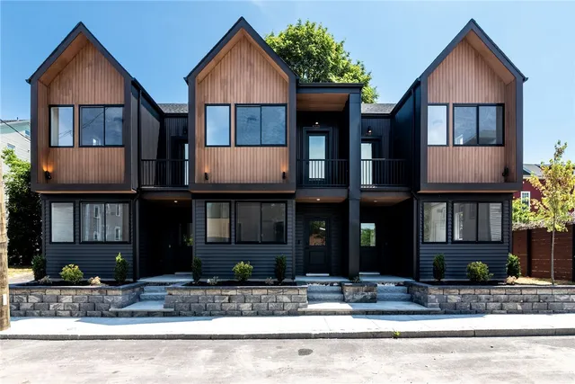 $674,900 | 12 Daggett Court, Unit 1, Providence, RI 02906