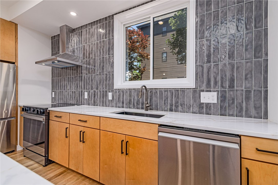 12 Daggett Court, Unit 1 Providence, RI 02906 - Photo 14 of 46