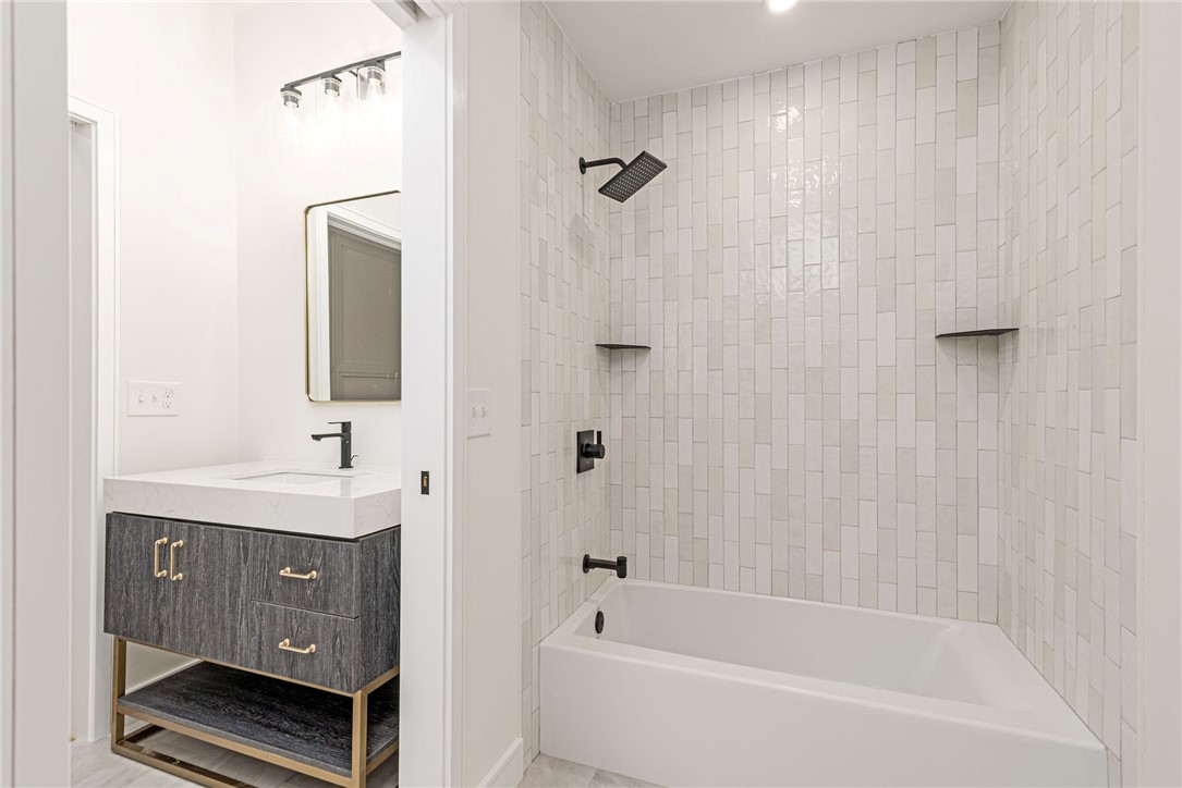 12 Daggett Court, Unit 1 Providence, RI 02906 - Photo 29 of 46