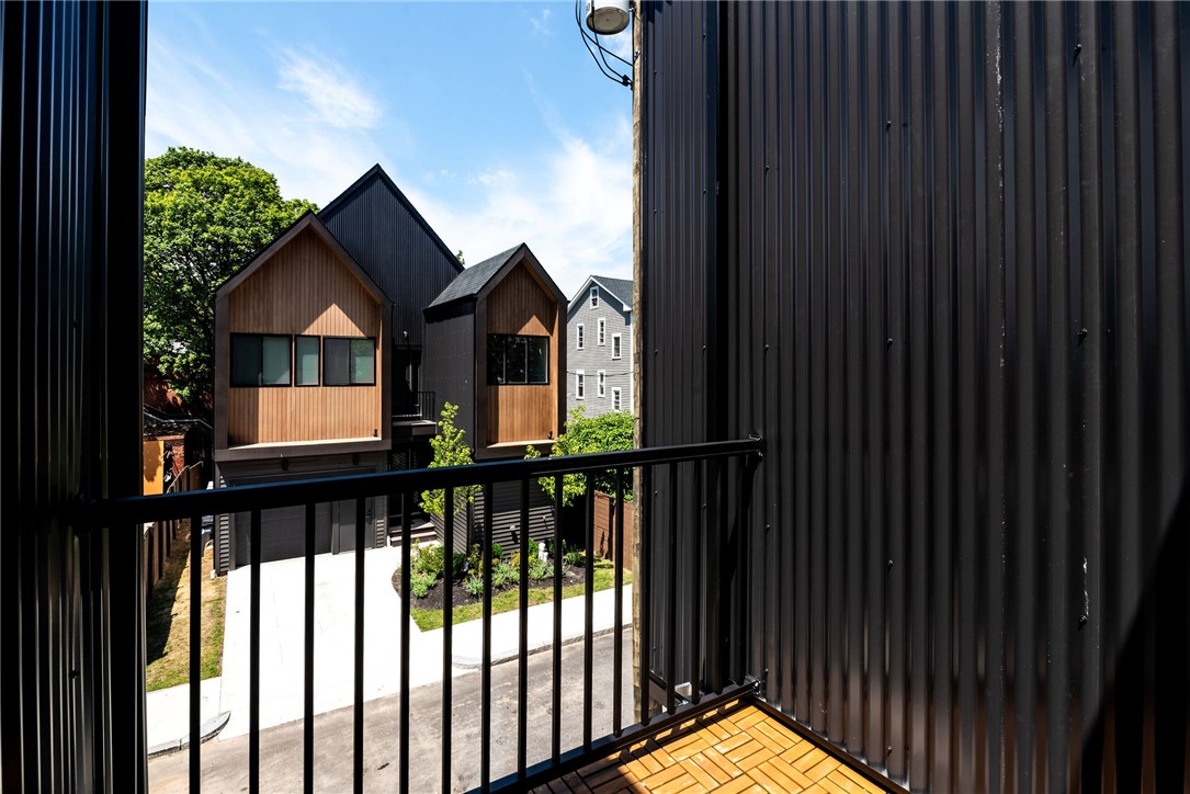 12 Daggett Court, Unit 1 Providence, RI 02906 - Photo 5 of 46