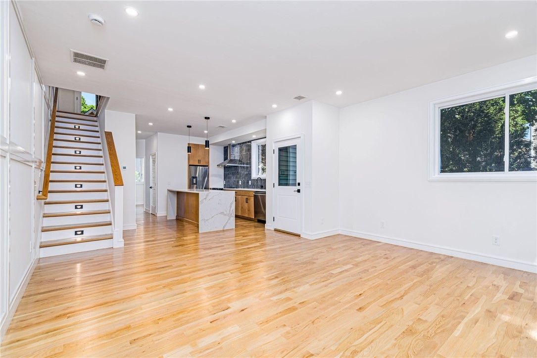 12 Daggett Court, Unit 1 Providence, RI 02906 - Photo 9 of 46