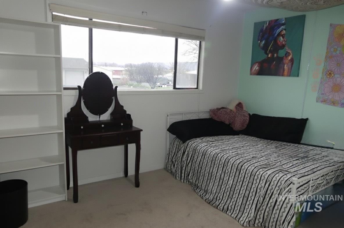 3427 18th Street Lewiston, ID 83501 - Photo 42 of 45 View of carpeted bedroom