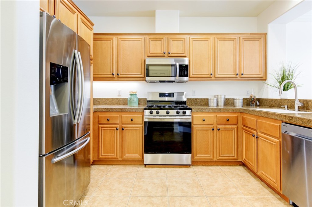 47 Strawflower Street Ladera Ranch, CA 92694 - Photo 8 of 46