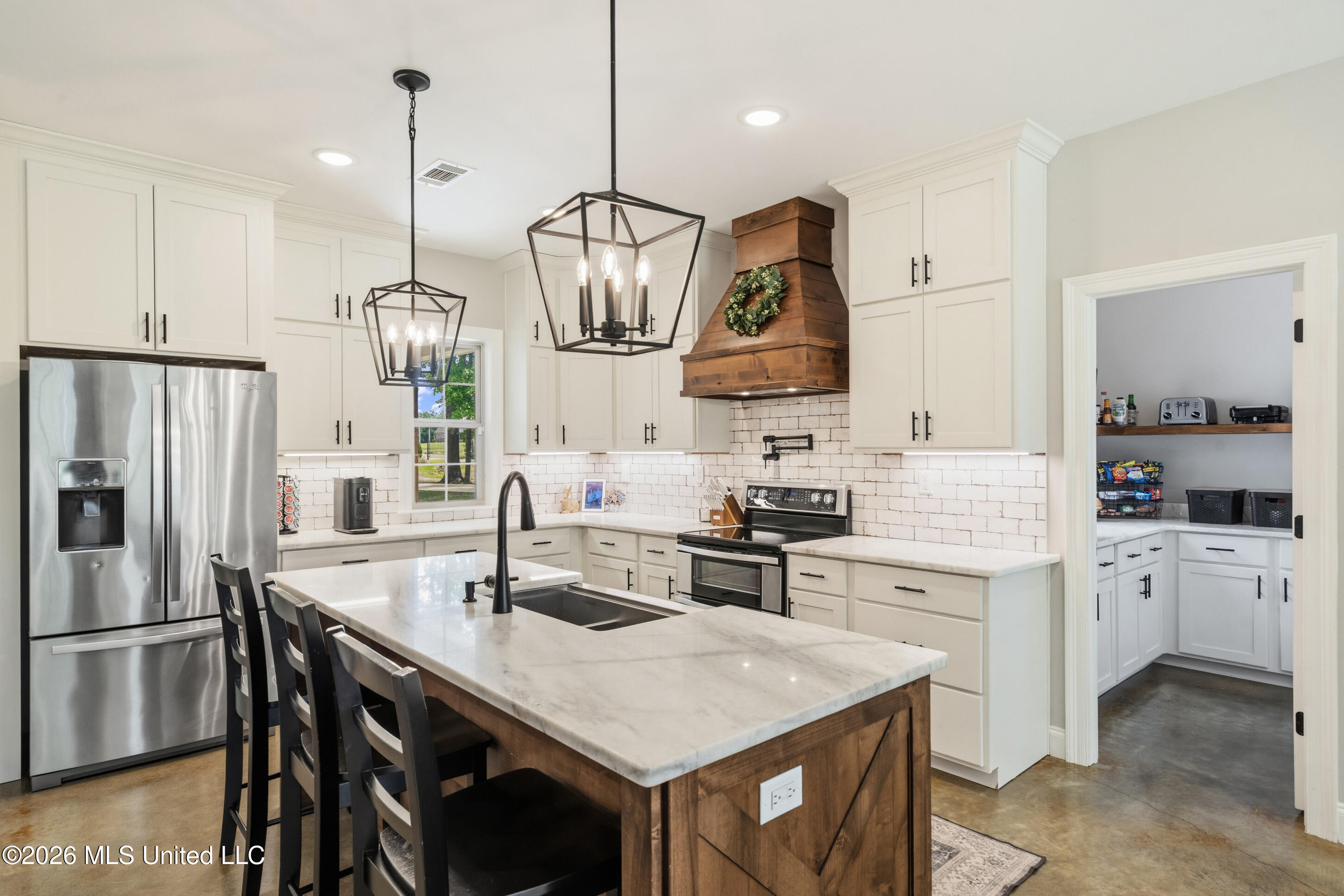 4411 Hunter Cove Hernando, MS 38632 - Photo 10 of 34 Kitchen