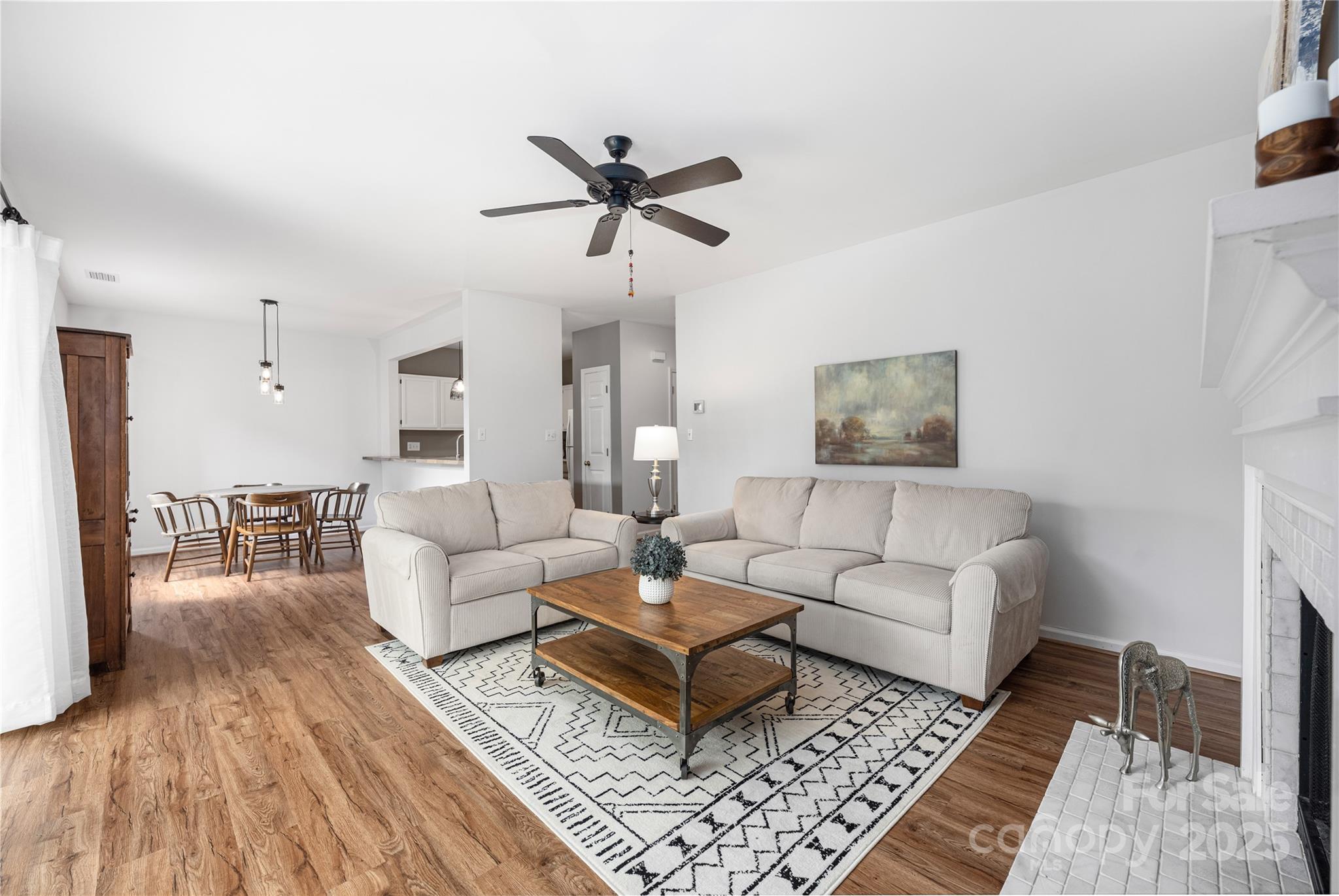 766 Marsh Road, Unit 2 Charlotte, NC 28209 - Photo 3 of 24 Gallery Image 3