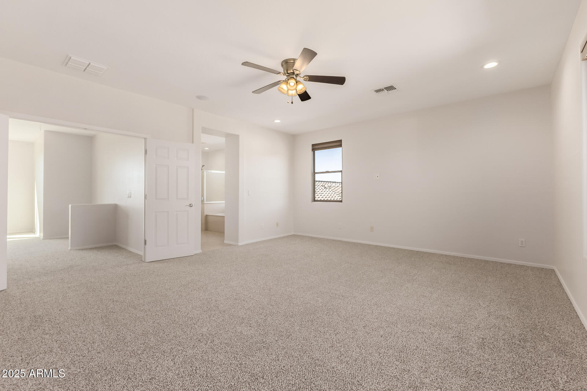 35822 North 33rd Lane Phoenix, AZ 85086 - Photo 26 of 54 a view of an empty room with a window