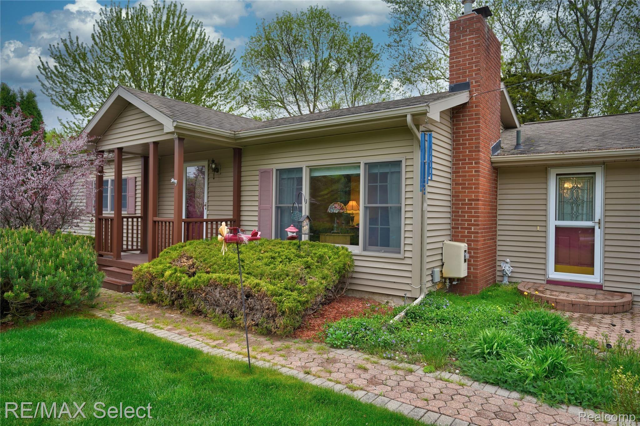 2120 Elms Road Swartz Creek, MI 48473 - Photo 2 of 49 2120 S Elms Rd 14.jpg